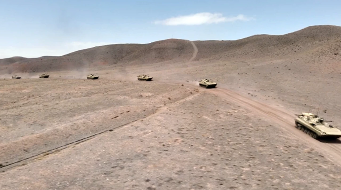 Hərbçilərimiz şərti düşmən hədəflərini məhv etdilər - VİDEO 