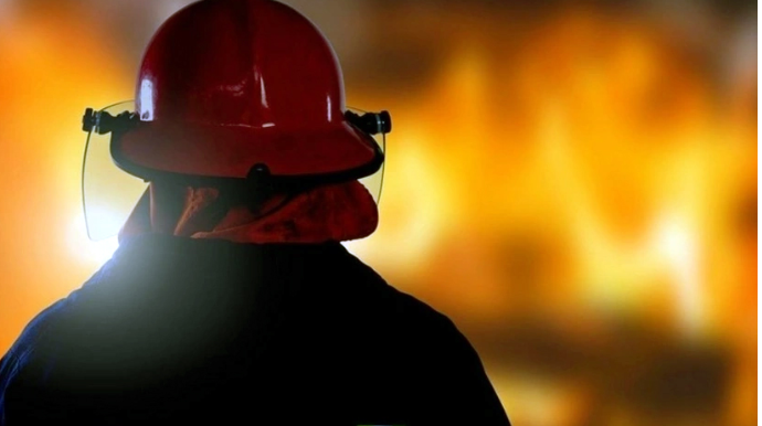 Sumqayıtda ev yanıb, ər-arvad tüstüdən zəhərlənib 