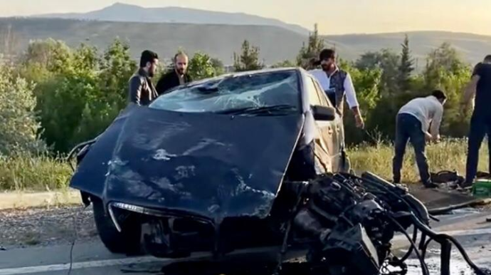 Bakı-Quba yolunda qəza - “Mercedes” ayırıcı səddə çırpıldı - VİDEO