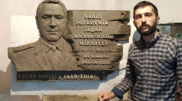 Gənc heykəltəraş şəhid polkovnikimizin barelyefini hazırladı - VİDEO