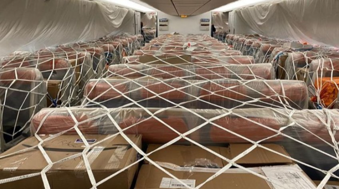 Təyyarələrin salonu yüklərdən azad edilir 