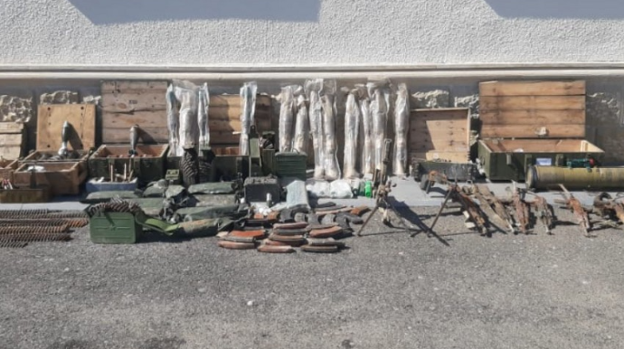 Füzuli polisi silah-sursat aşkarladı  - FOTO