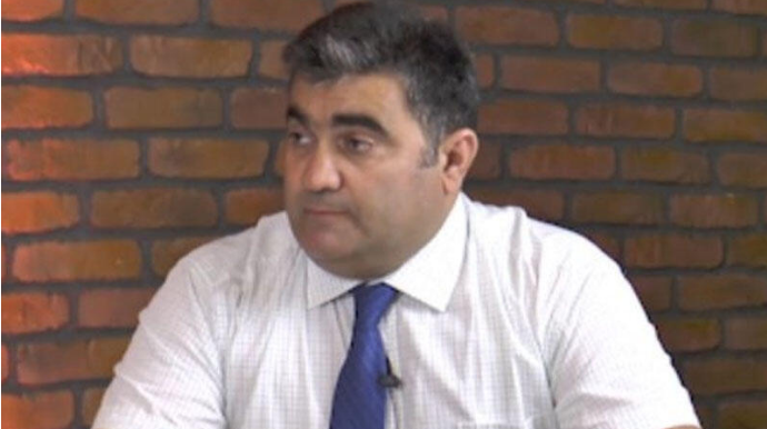 Tanınmış həkim: “Pandemiya arxada qaldı, qadağalar ləğv olunmalıdır“ 