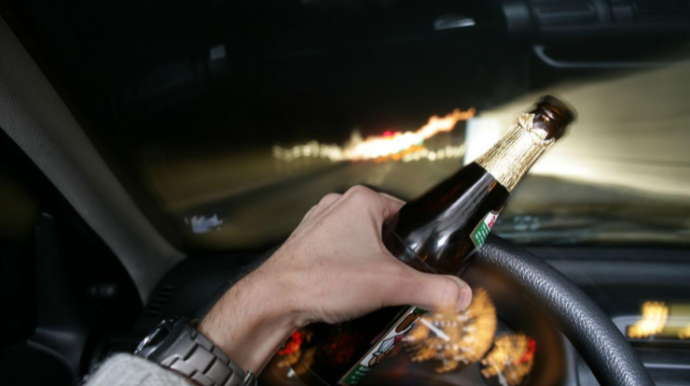 Məşhur aktrisa sərxoş halda sükan arxasında - BAHA BAŞA GƏLDİ 