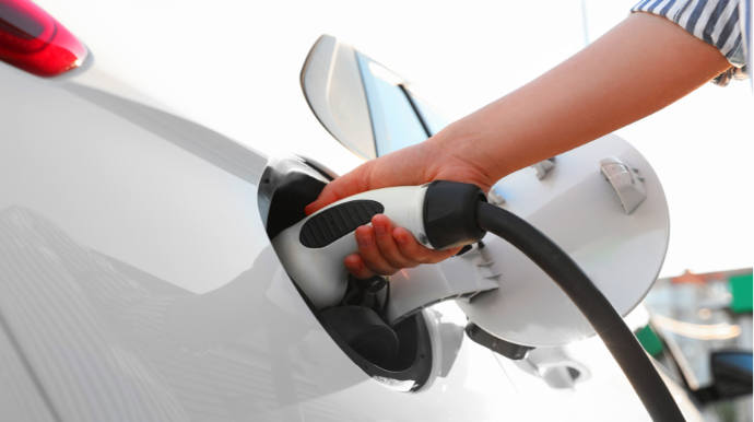 Yanacağın bahalaşması Avropada işlənmiş elektromobillərə marağı artırıb 