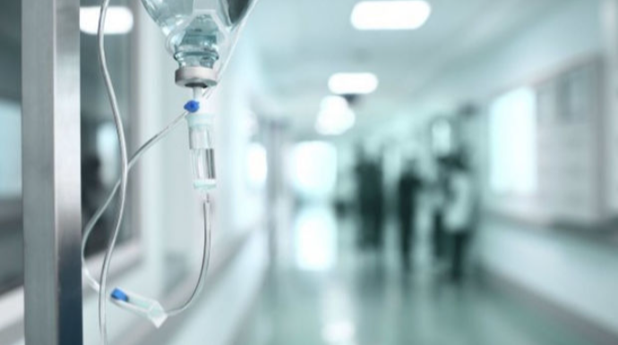 В Баку мотоцикл столкнулся с автомобилем, есть пострадавший