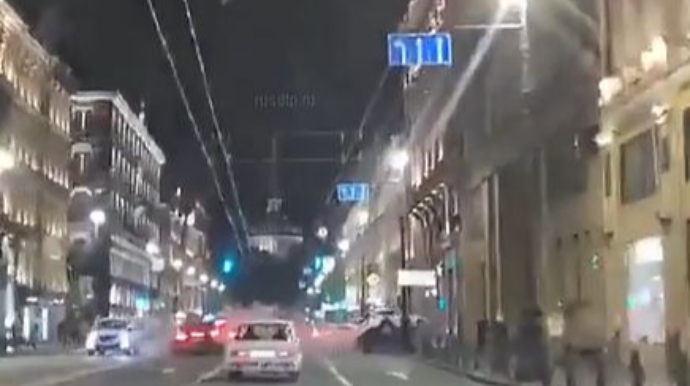 Şəhərin ortasında yarışa çıxan iki sürücü belə qəza törətdi - ANBAAN VİDEO 