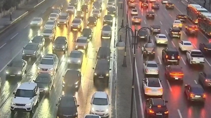 Hazırda bu yollarda sıxlıq var - SİYAHI 