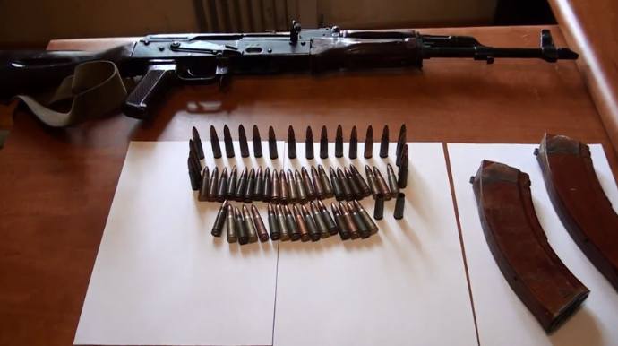 Polis əməliyyat keçirib, 10 ədəd silah götürülüb 