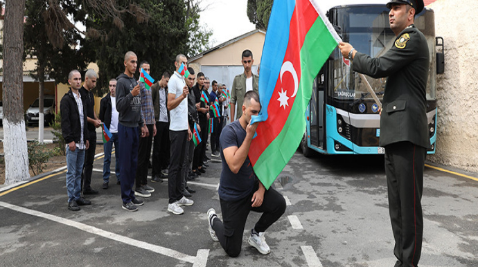 Azərbaycanda hərbi xidmətə növbəti çağırış başlayıb  - FOTO