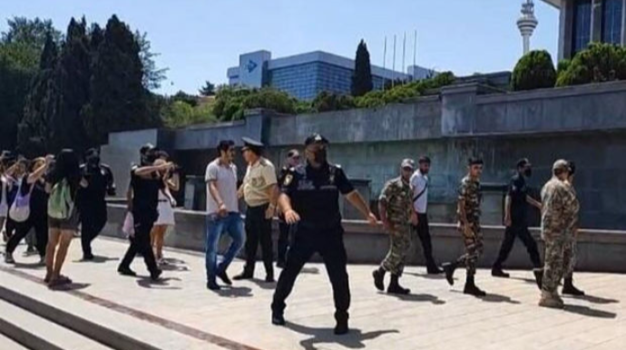 Bir qrup veteran deputatlarla görüş tələb etdi - VİDEO 