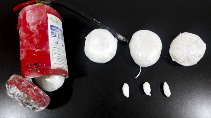 Yanğınsöndürən balonunda ölkəyə narkotik vasitə keçirmək istədilər - FOTO