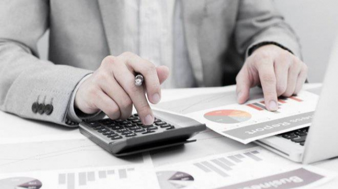 Bir bankda faiz 10-12, digərində 25-30 - Banklarda kredit faizləri niyə fərqlidir? 