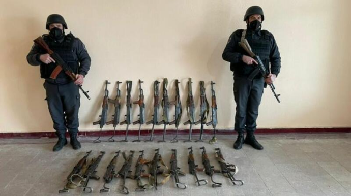 В Губадлы и Джабраиле обнаружены брошенные армянами боеприпасы - ФОТО