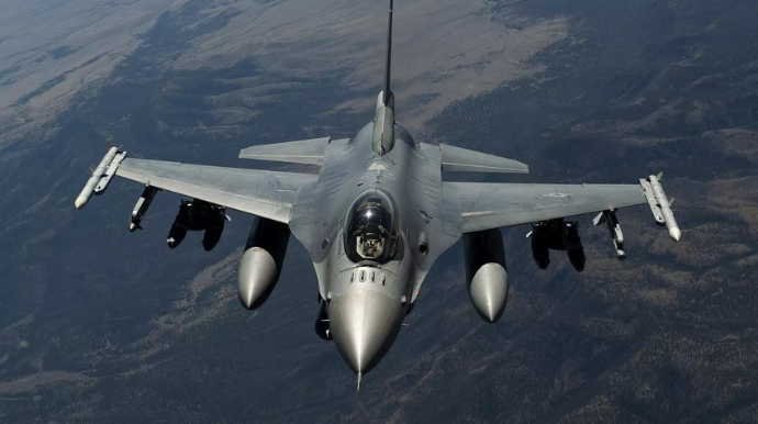 Дания начнет учить украинских летчиков на F-16