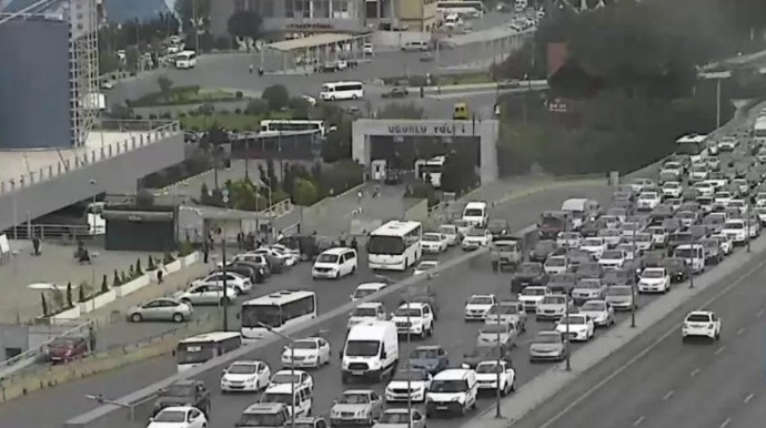 Bakının bir sıra yollarında sıxlıq müşahidə edilir - SİYAHI 