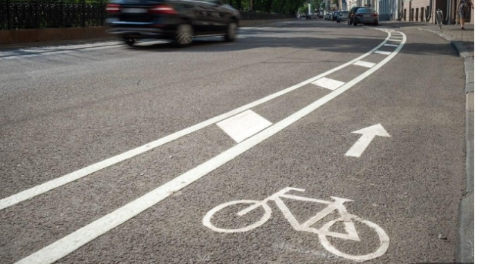 Bakıda daha bir küçədə velosiped zolağı salınır