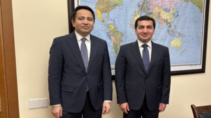 Hikmət Hacıyev Qazaxıstan səfiri ilə əməkdaşlığı müzakirə etdi 