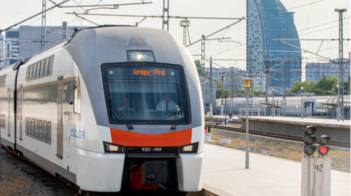 Azərbaycandan dəmir yolu nəqliyyatı ilə sərnişindaşımaları 30%-dən çox artıb 