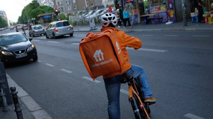 Əfqanıstanın keçmiş naziri Almaniyada kuryer işləyəcək