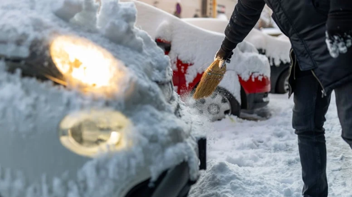 Qarlı ərazidə batan maşını necə çıxartmaq olar? – Sürücülərə TÖVSİYƏ 
