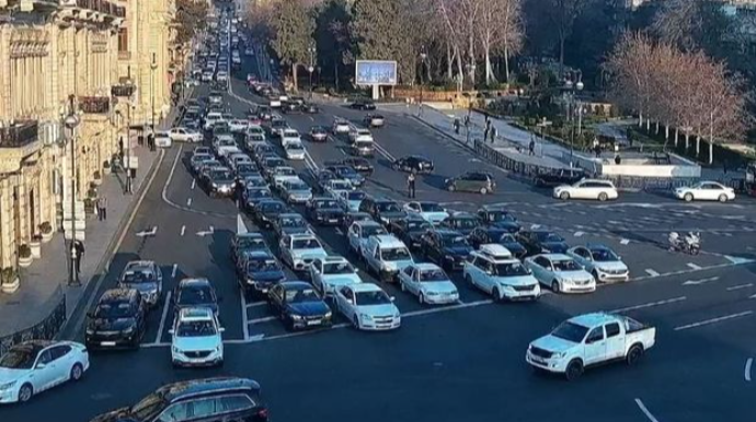 Bakının hansı küçələrində sıxlıq var? - SİYAHI - FOTO 