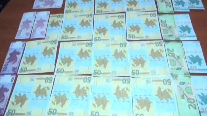 Foto studiyasında saxta pul hazırlayan şəxslər saxlanılıb  - FOTO - VİDEO