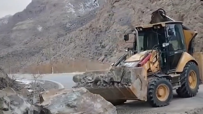 Şahbuzda avtomobil yolunda qaya uçqunu baş verib – FOTO - VİDEO 