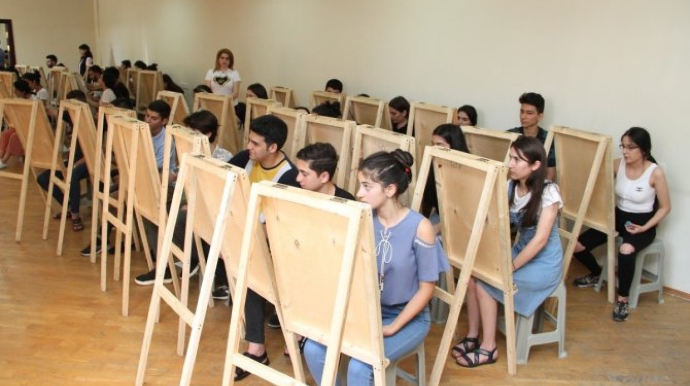 V ixtisas qrupu üzrə ixtisas seçimi edənlərin NƏZƏRİNƏ! 