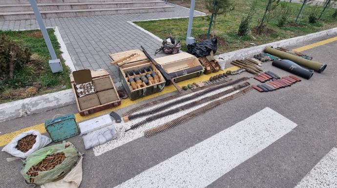 Zəngilanda ermənilərin atıb qaçdığı silah-sursat aşkarlanıb - VİDEO