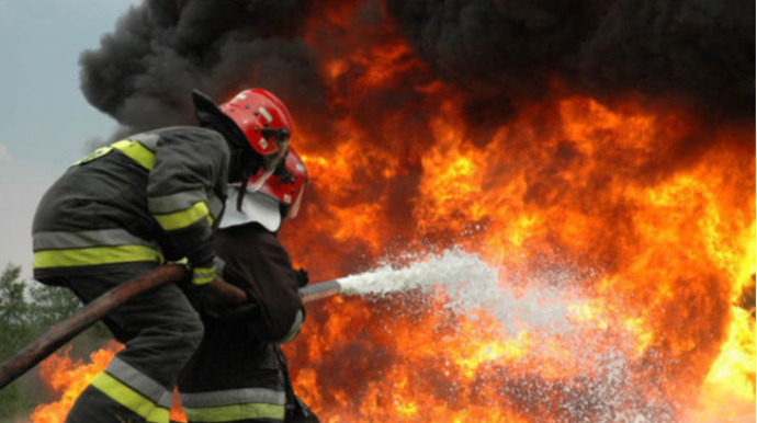 Qəbələdə talvar və "Kia-Rio"  yandı