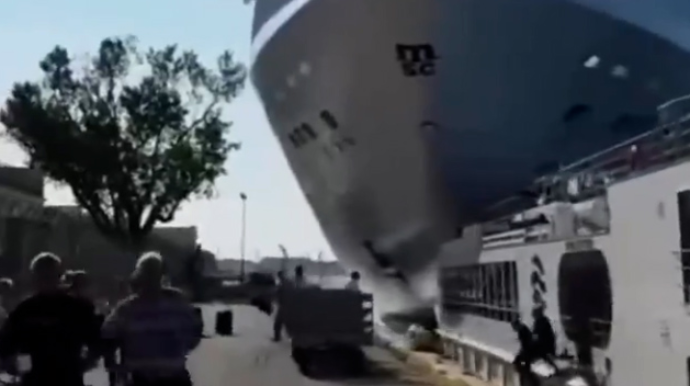 "Titanik" filmini reallaşdıran gəmi kapitanı  - VİDEO