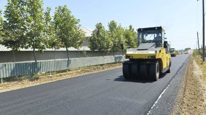 Lənkəranda ən böyük qəsəbənin avtomobil yoluna asfalt döşənir - FOTO 