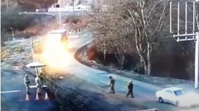 Şuşada terrorçunun qumbara partlatdığı yerdən yeni görüntülər  - VİDEO