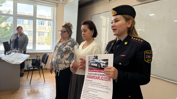 Yol polisi məktəblərdə şagird və valideynlərlə görüşlər keçirdi - Təbliğat davam edir - FOTOLAR 
