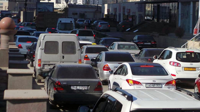 “Fərqli iş saatları tətbiq edilsin...” - Bakının tıxac problemi ilə bağlı TƏKLİFLƏR   - VİDEO