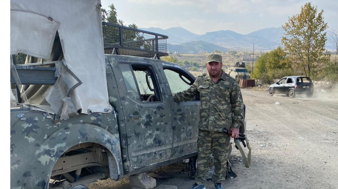 Prezident döyüşlərə könüllü qatılan iş adamını da medallarla təltif edib - FOTO