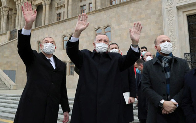 “Əliyevlə Ərdoğan paradı izləyərkən İrəvanda Paşinyanın istefası tələb olunurdu” - “Əl-Cəzirə”