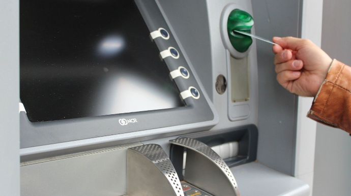 Tapdığı bank kartından alış-veriş edən şəxs saxlanıldı 