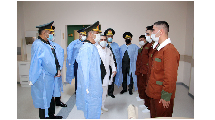 Müdafiə naziri hərbi hospitalı ziyarət edib  - VİDEO   - FOTO