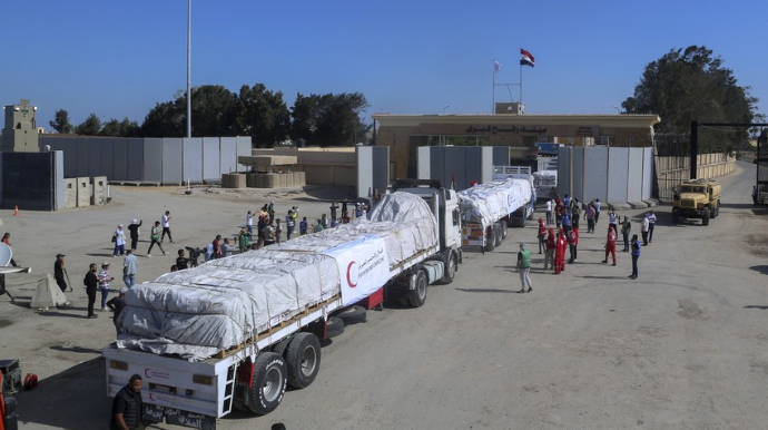 Dünən Qəzzaya 26 humanitar yük maşını daxil olub 