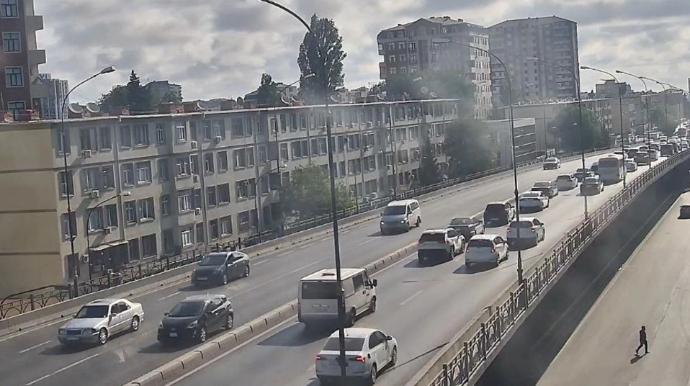 На каких улицах Баку 24 июня наблюдаются транспортные заторы? - ФОТО