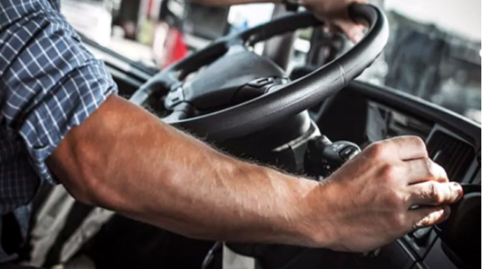 Sürücü onu qarət edən sərxoş sərnişinləri bağışladı 