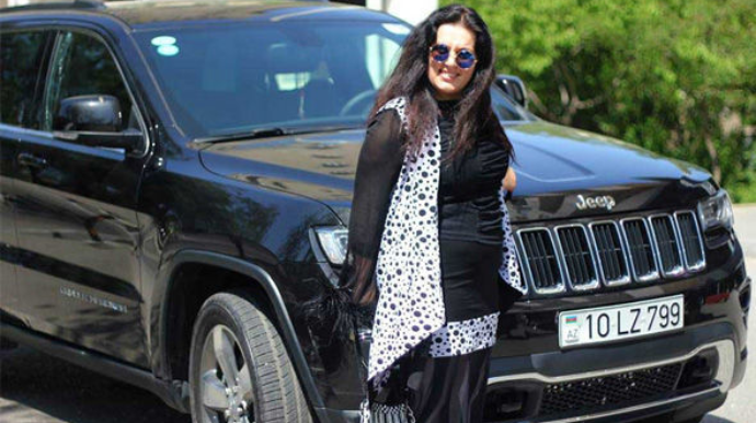 Elza:  “Görməmiş kimi maşınlarını göstərirlər”