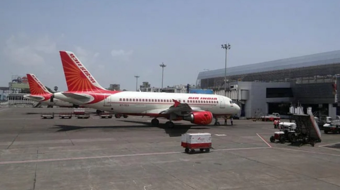 Nyu-Delhi hava limanında ən azı 130 reys ləğv edildi