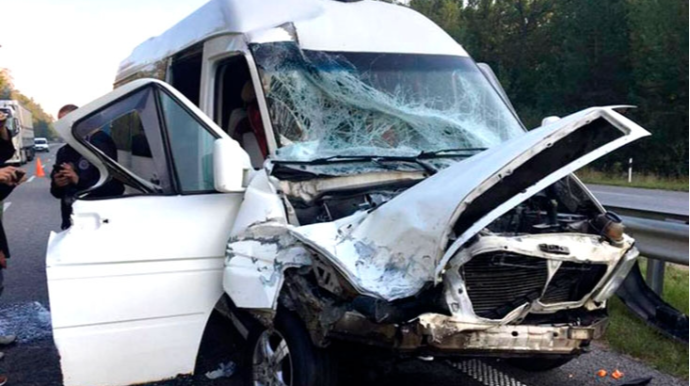 "KİA" ilə toqquşan "Prius" mikroavtobusa çırpılıb - Ölən var 