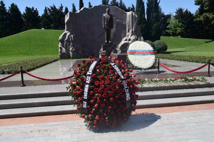 “Azərsun Holdinq” Ümummilli Liderin xatirəsini silsilə tədbirlərlə andı