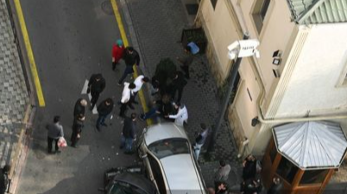 Bakının mərkəzində iki avtomobil toqquşub, yaralı var - FOTO - VİDEO 
