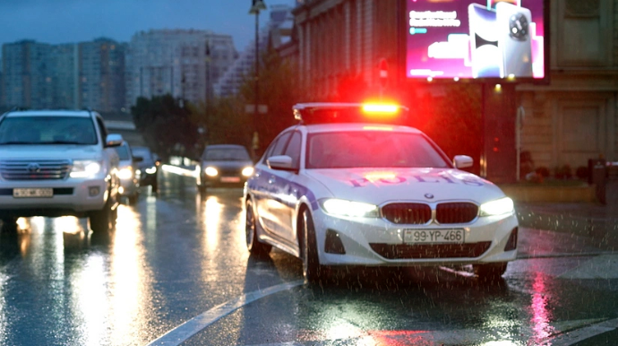 Polis gücləndirilmiş iş rejiminə keçdi: Ehtiyacı olanlara köməklik göstərilir - FOTO - VİDEO