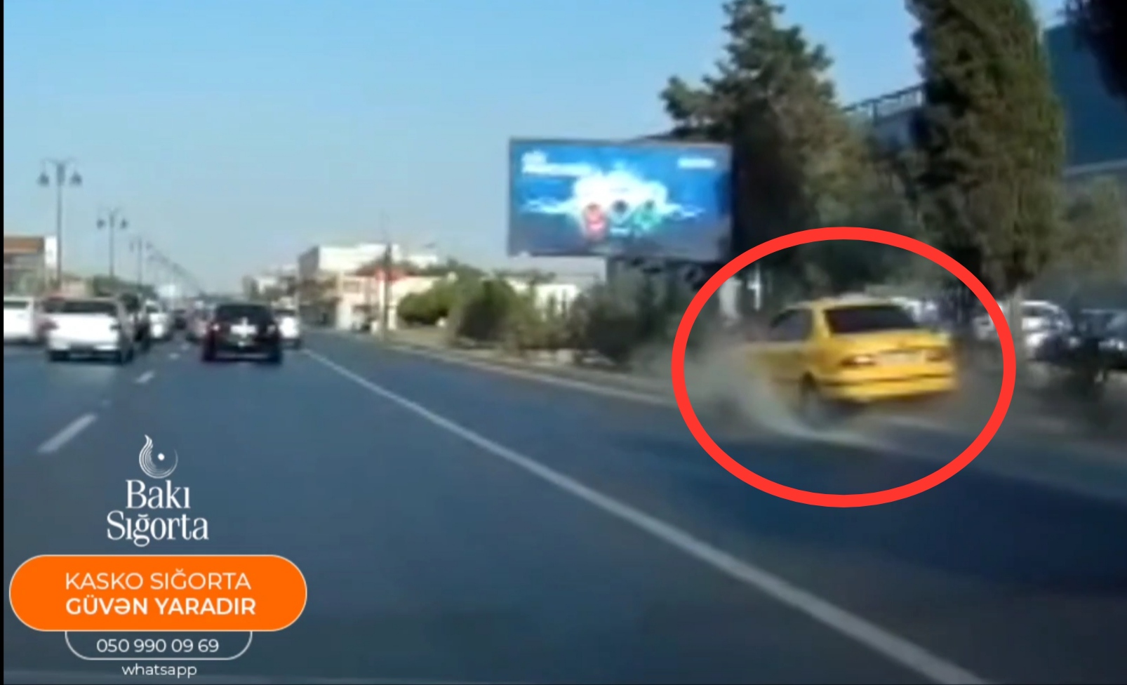 Bakıda sükan arxasında yatan taksi sürücüsü qəza törətdi  - VİDEO